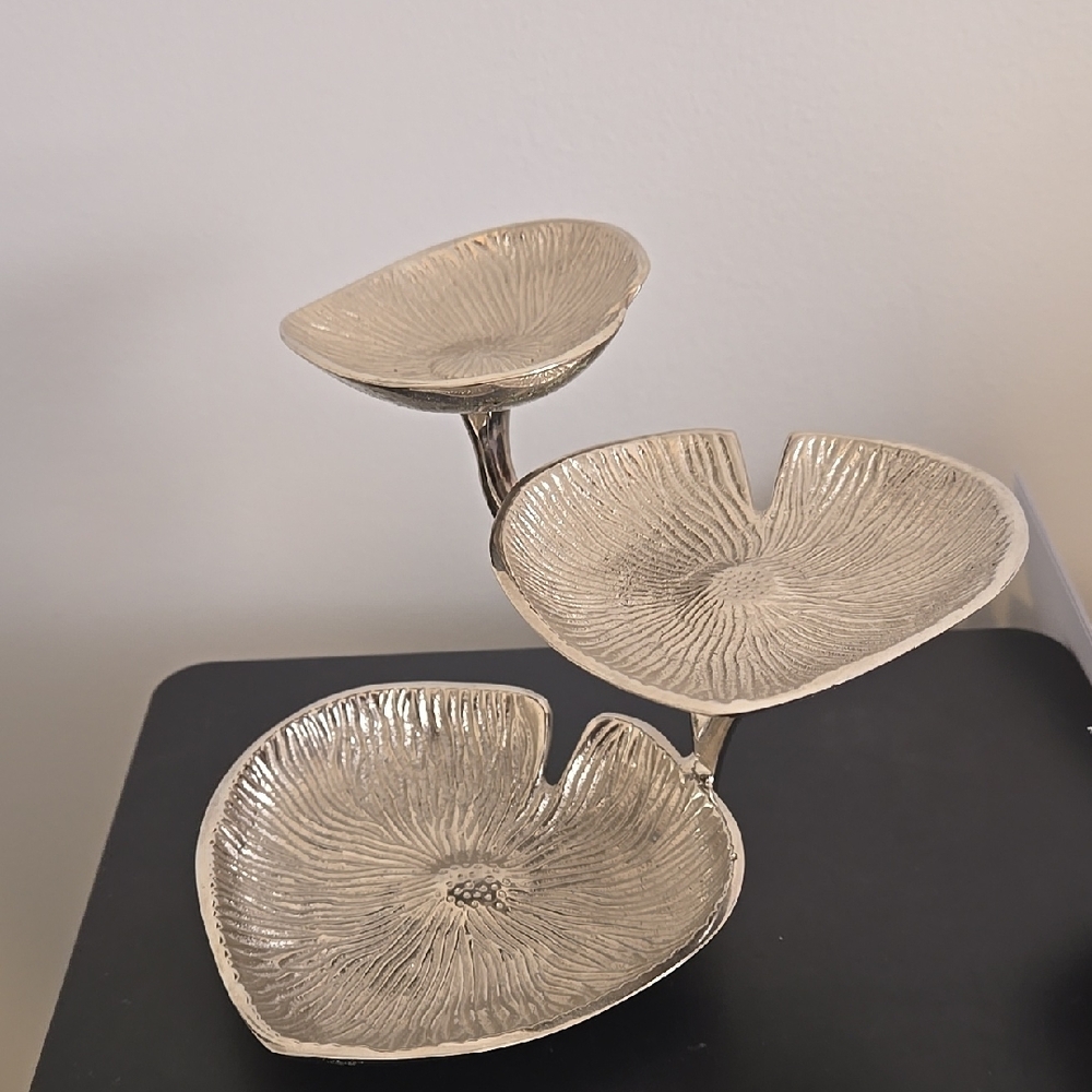 Red Envelope Silver Lily Pad 3 Tier Jewelry Trinket Holder-India [discontinued]